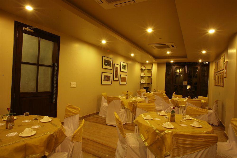​Justa Gurgaon Hotel Exterior photo